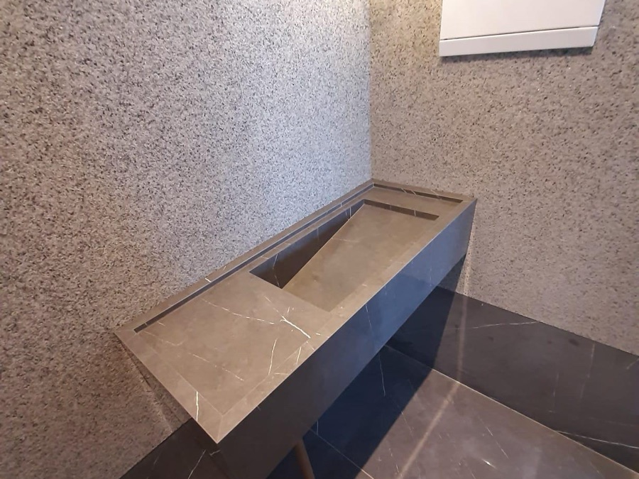 Lavabo com bancada suspensa e cuba retangular